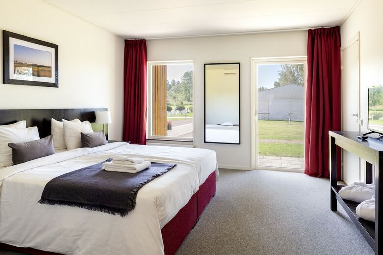 First Hotel Lind� Park
