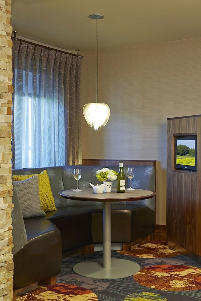Hotel Courtyard By Marriott Ithaca Airport/university