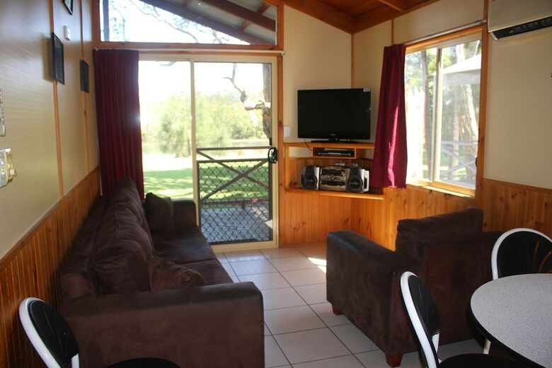Lani's Holiday Island - Caravan Park