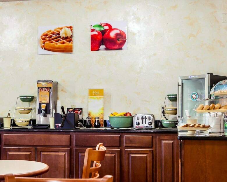 Hotel Quality Inn & Suites