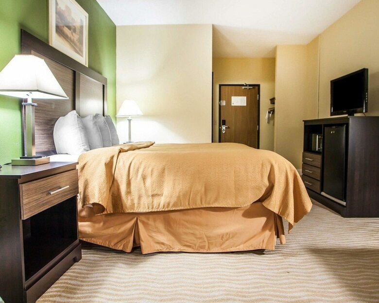 Hotel Quality Inn & Suites