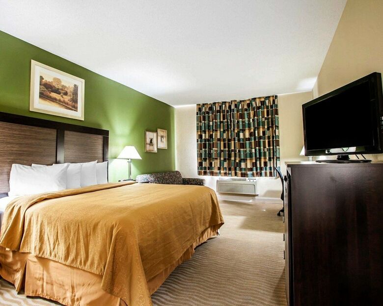 Hotel Quality Inn & Suites