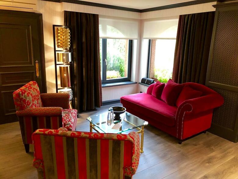 Hotel Hostellerie La Cheneaudi�re & Spa