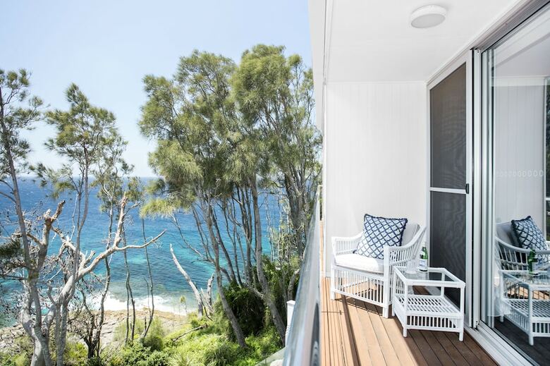 Hotel Bannisters By The Sea