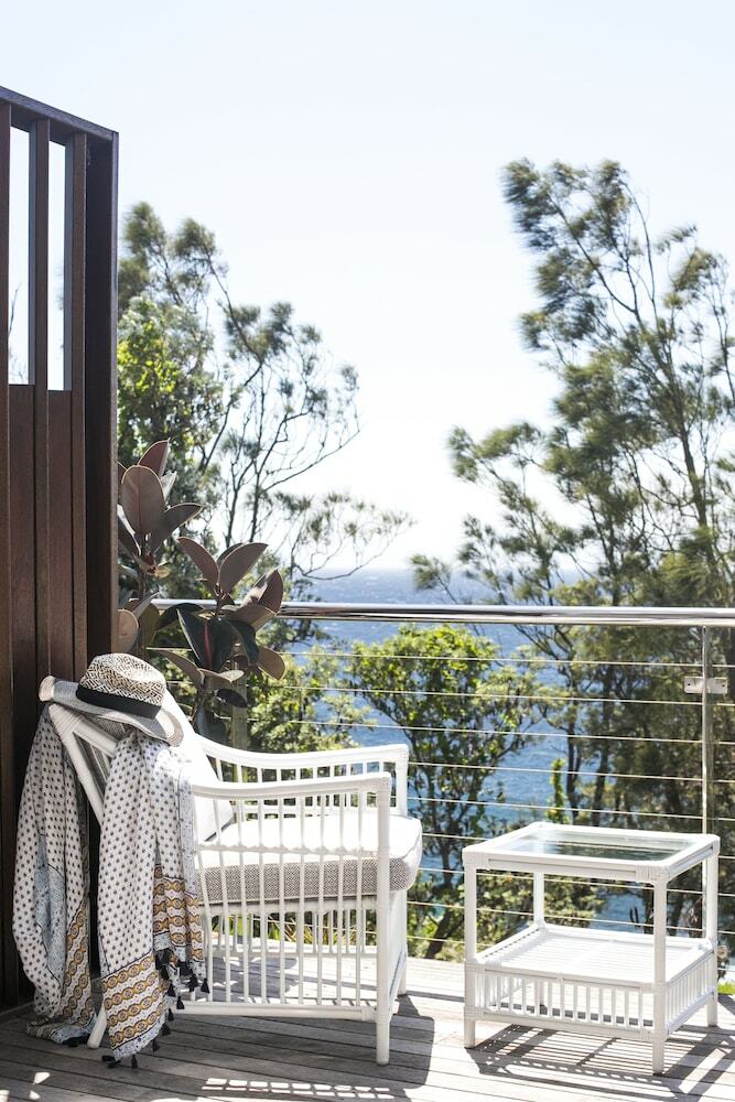 Hotel Bannisters By The Sea