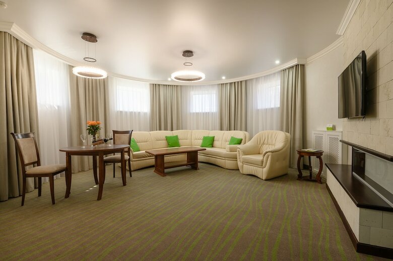 Platan Yuzhniy Hotel