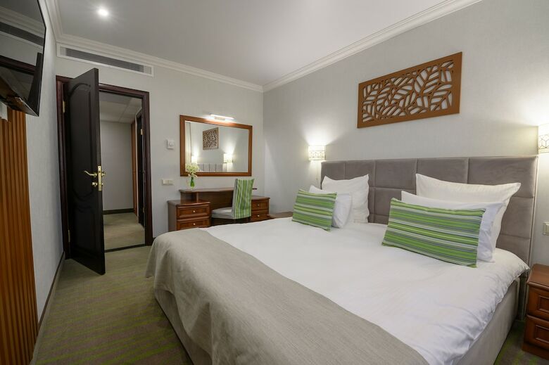 Platan Yuzhniy Hotel
