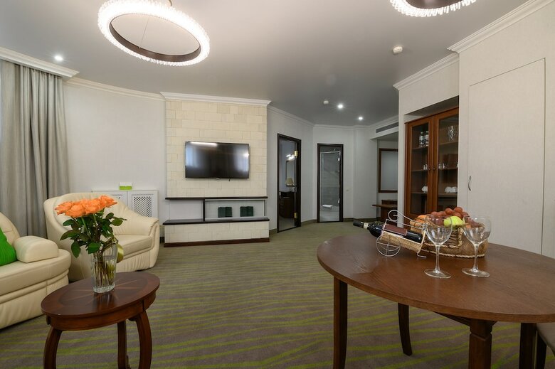 Platan Yuzhniy Hotel