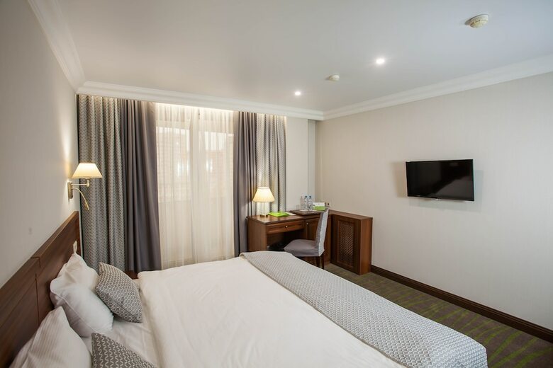 Platan Yuzhniy Hotel