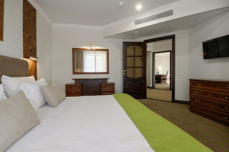 Platan Yuzhniy Hotel