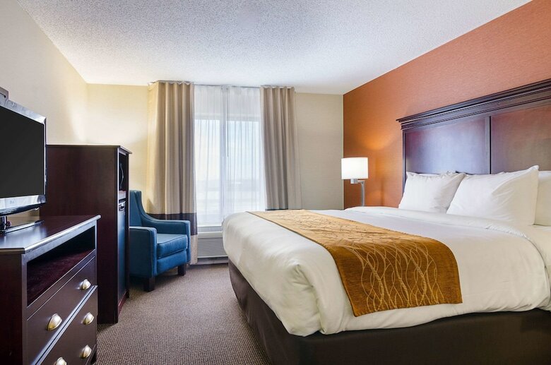 Hotel Comfort Inn & Suites