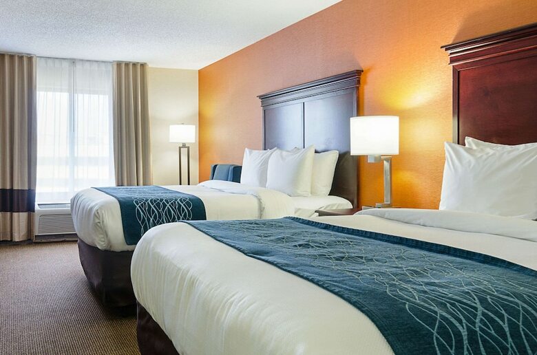 Hotel Comfort Inn & Suites