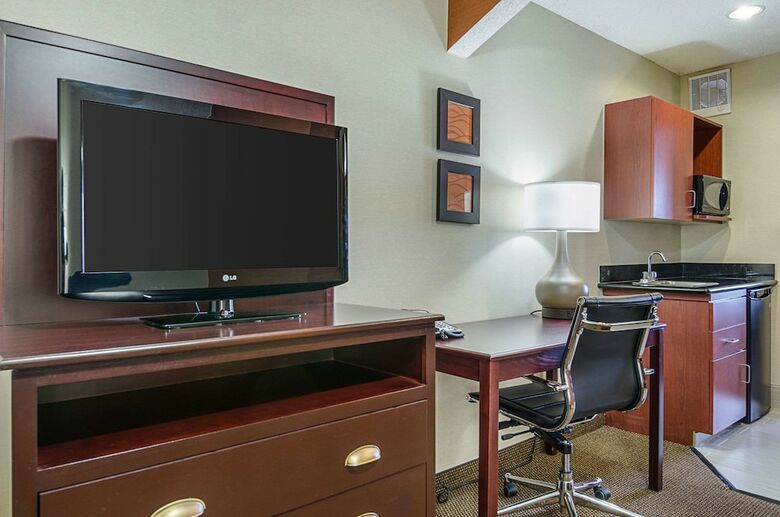 Hotel Comfort Inn & Suites
