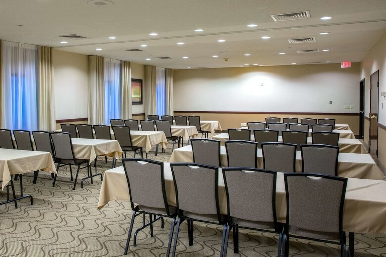 Hotel Comfort Inn & Suites