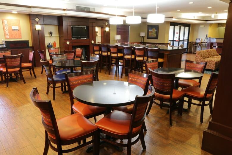 Hotel Comfort Inn & Suites