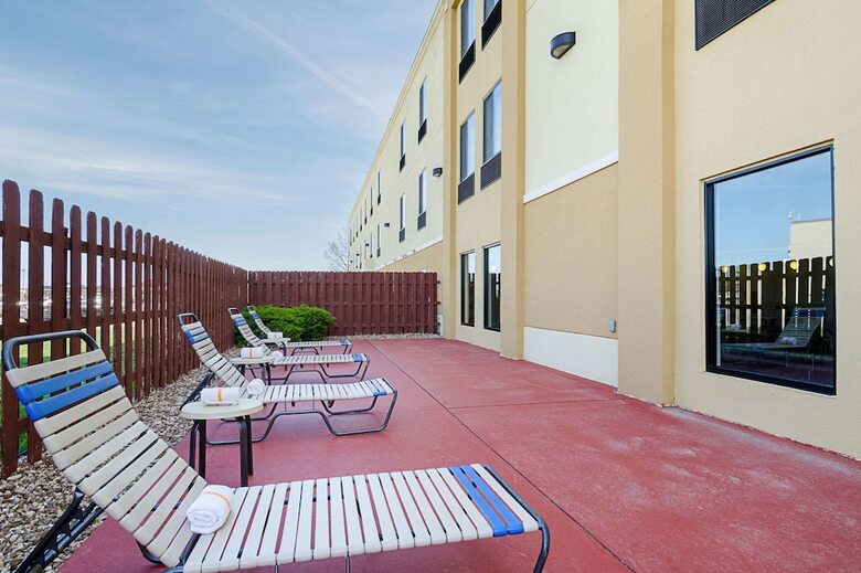 Hotel Comfort Inn & Suites