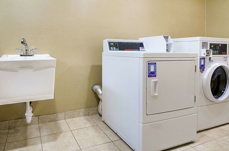 Hotel Comfort Inn & Suites