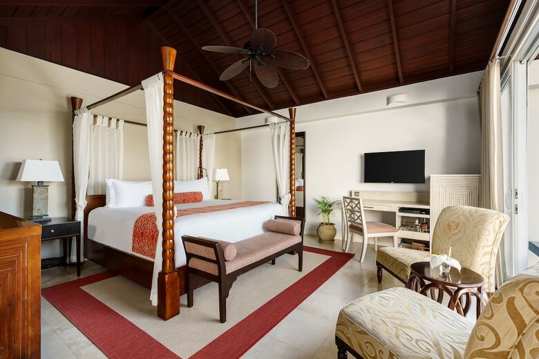 Hotel Spice Island Beach Resort