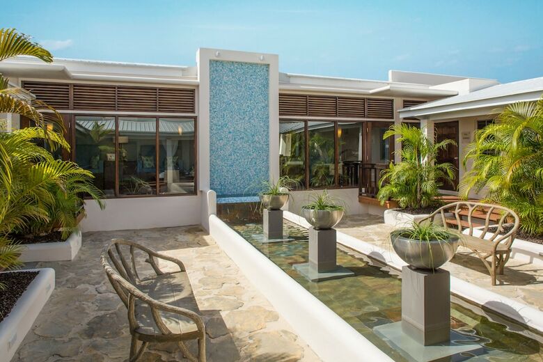 Hotel Spice Island Beach Resort