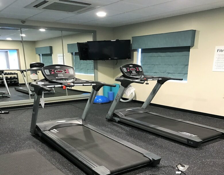 Holiday Inn Express Hotel & Suites Brookhaven
