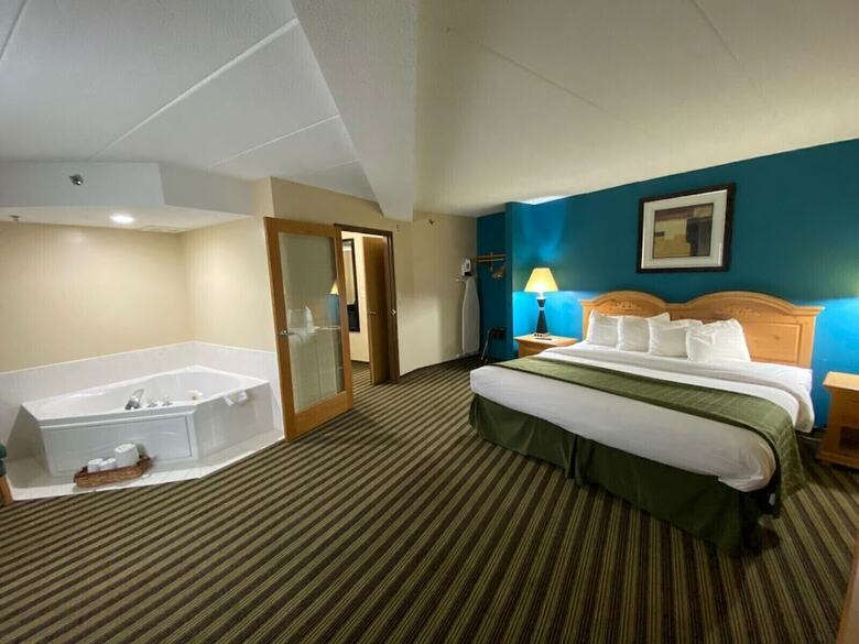 Hotel American Inn And Suites