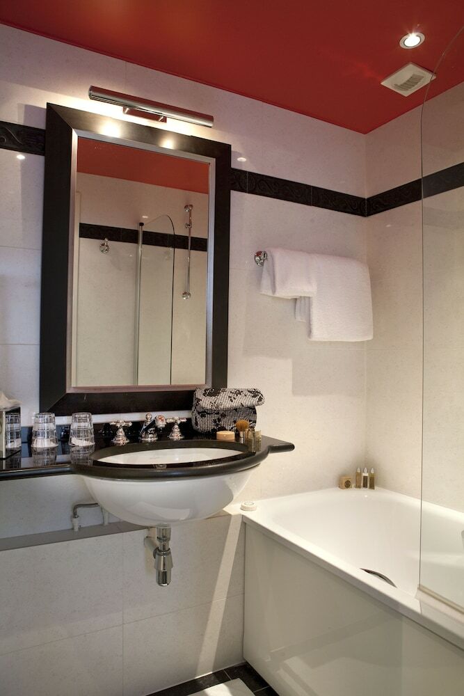 Hotel H�tel Le S�nat