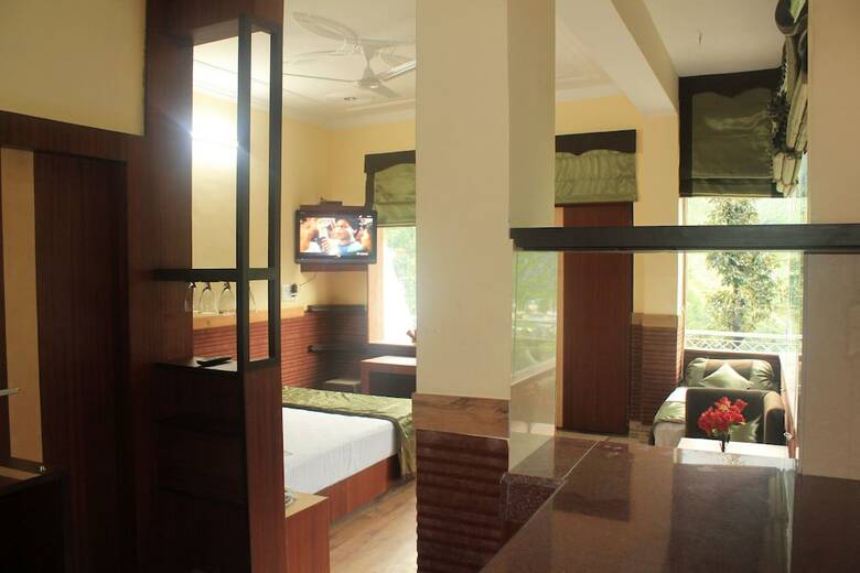 Hotel Gandhi's Paradise