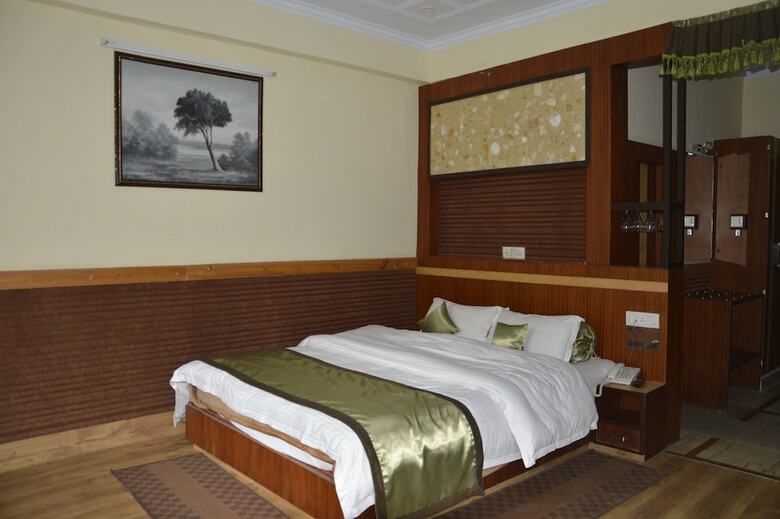 Hotel Gandhi's Paradise