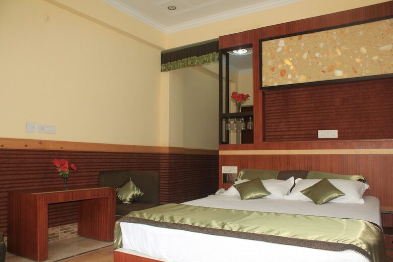 Hotel Gandhi's Paradise