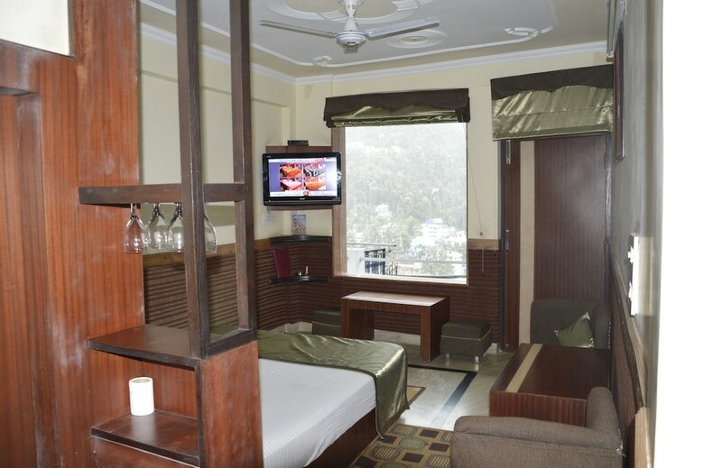 Hotel Gandhi's Paradise