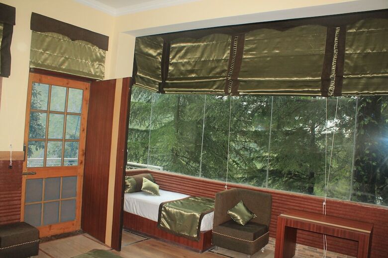 Hotel Gandhi's Paradise