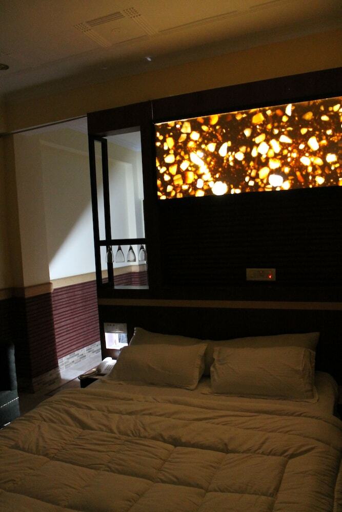 Hotel Gandhi's Paradise