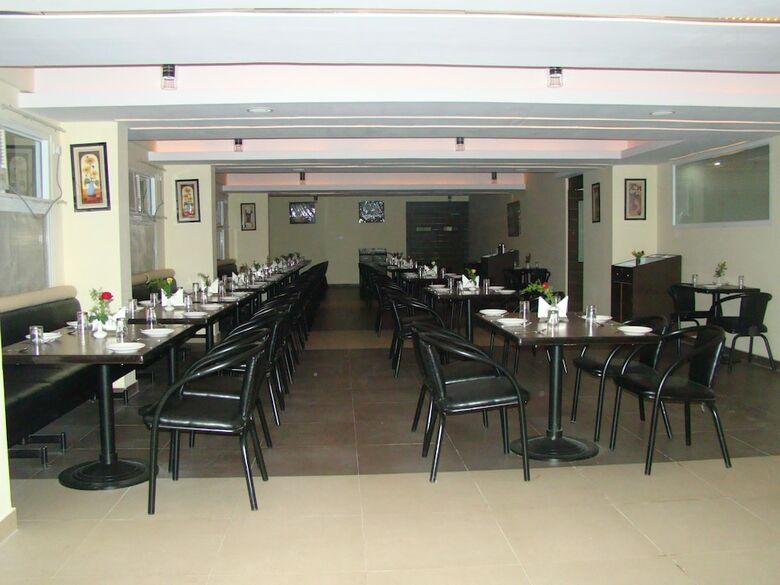 Hotel Grand Bee