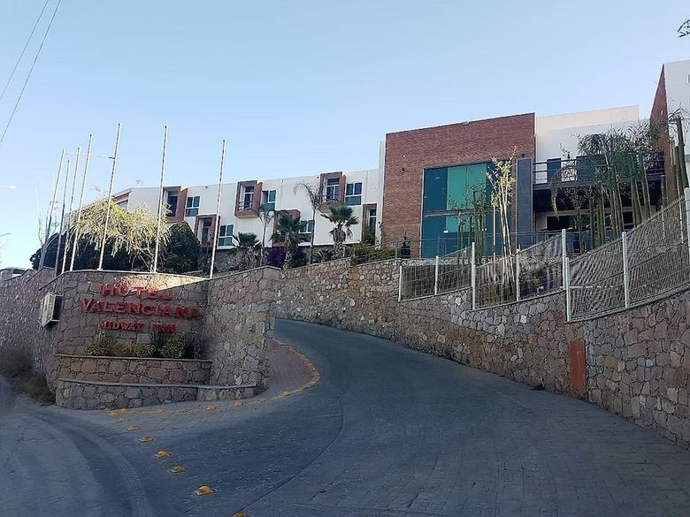 Hotel Valenciana Midway Inn