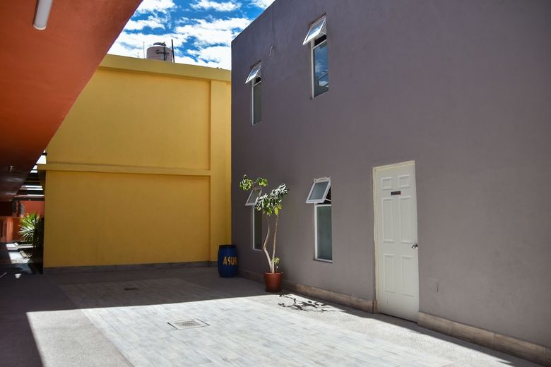 Hotel Valenciana Midway Inn