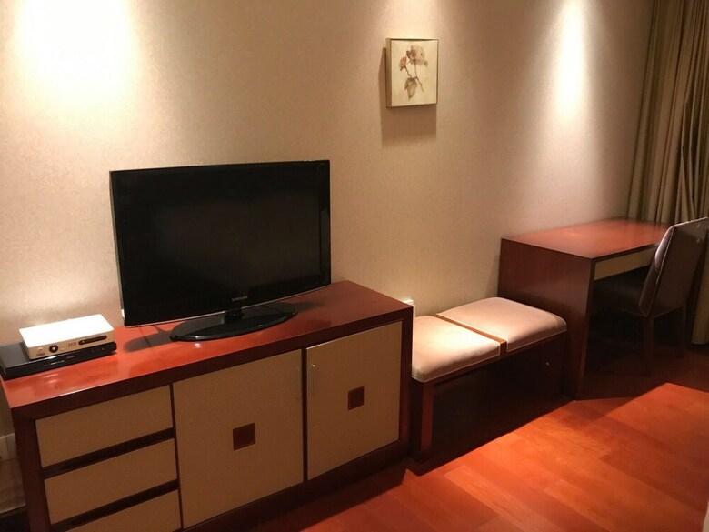 Jing'an Ziyuan Apartment