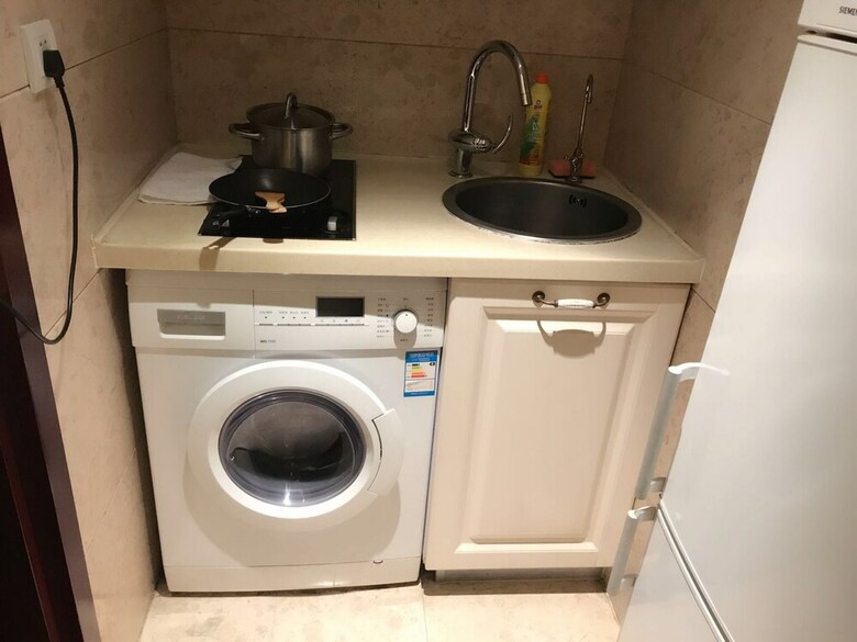Jing'an Ziyuan Apartment