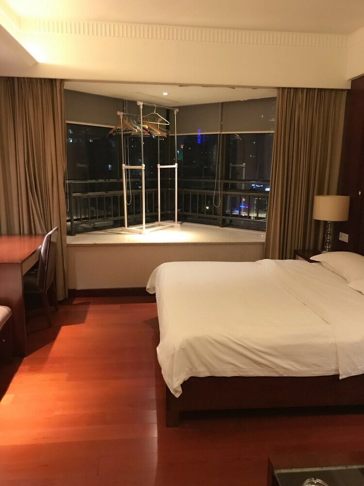 Jing'an Ziyuan Apartment