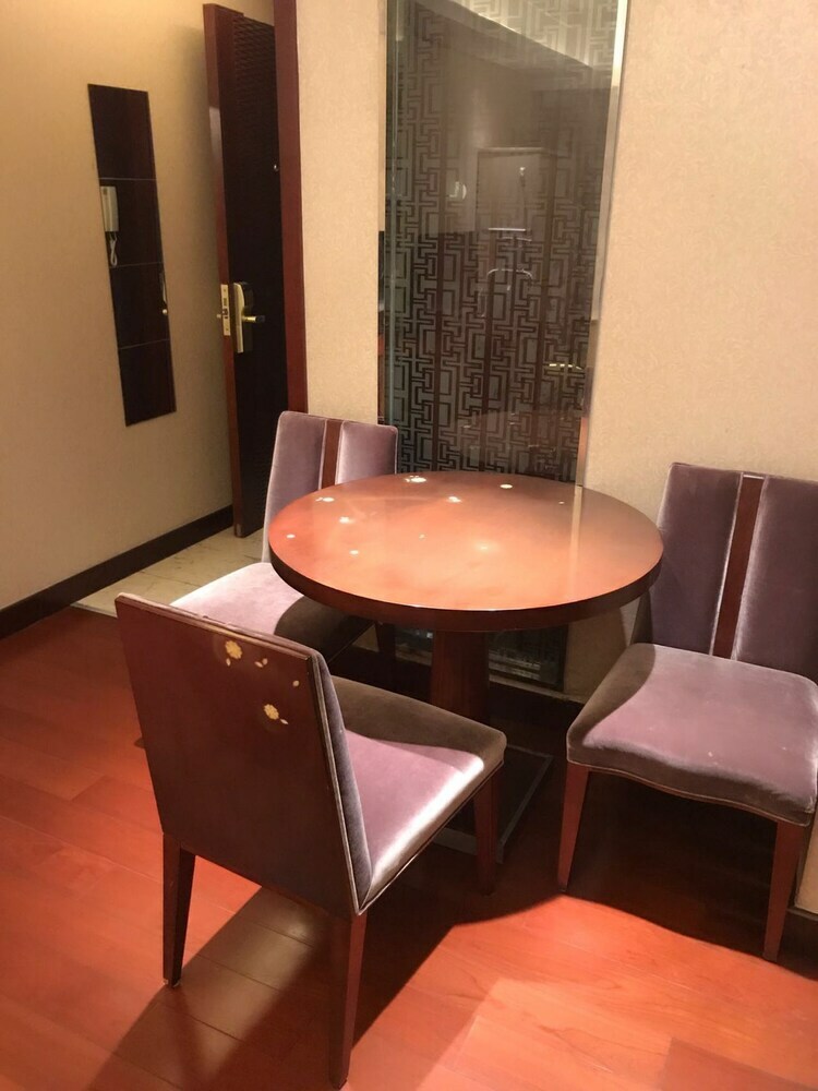 Jing'an Ziyuan Apartment