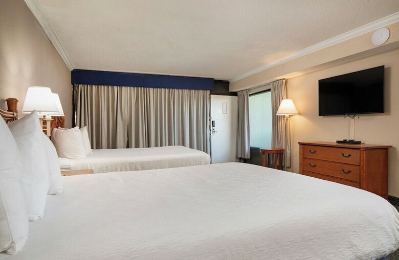 Hotel Grande Shores Ocean Resort
