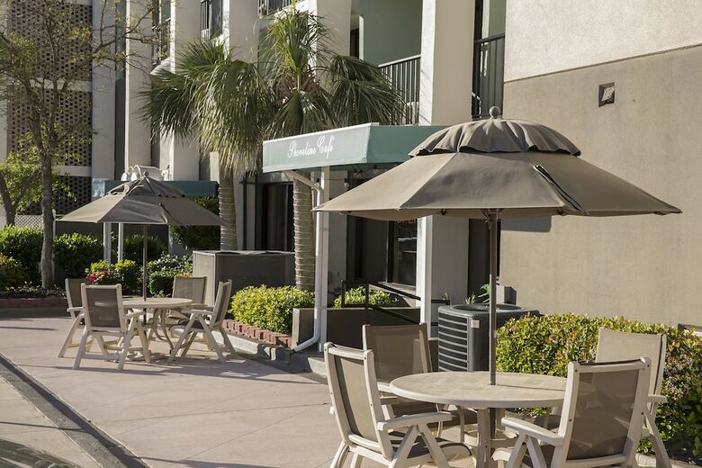 Hotel Grande Shores Ocean Resort