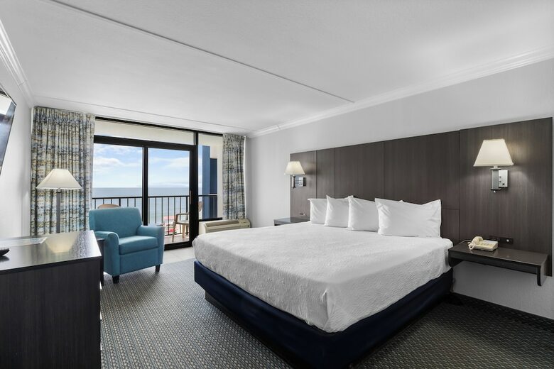 Hotel Grande Shores Ocean Resort