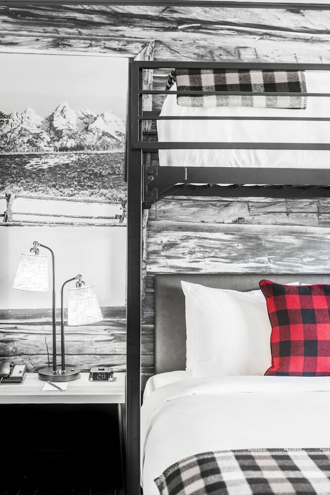 Mountain Modern Motel