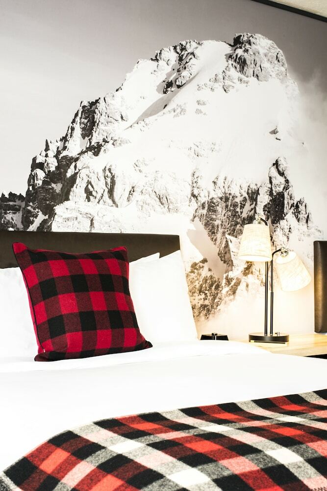 Mountain Modern Motel