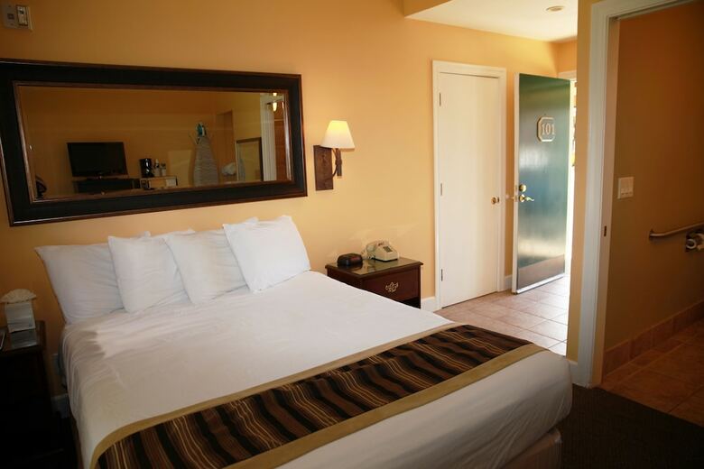 Motel Sea Breeze Inn And Cottages