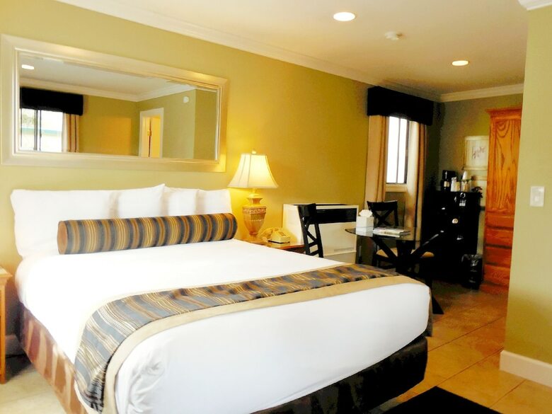 Motel Sea Breeze Inn And Cottages