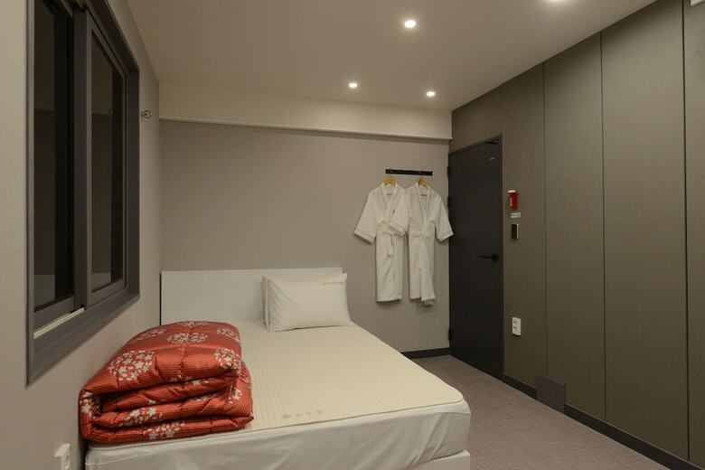Top Motel