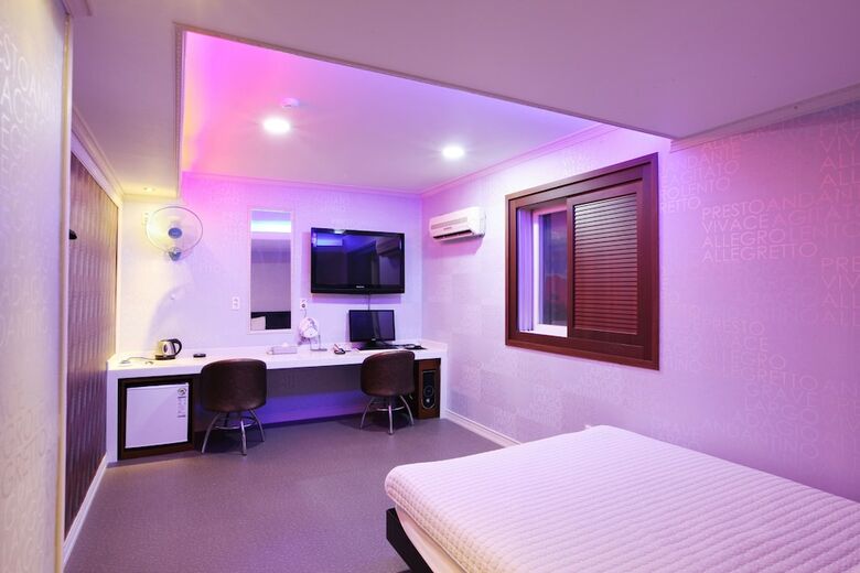 Top Motel