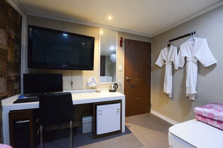 Top Motel