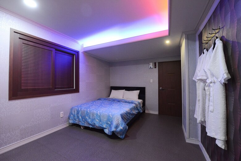 Top Motel